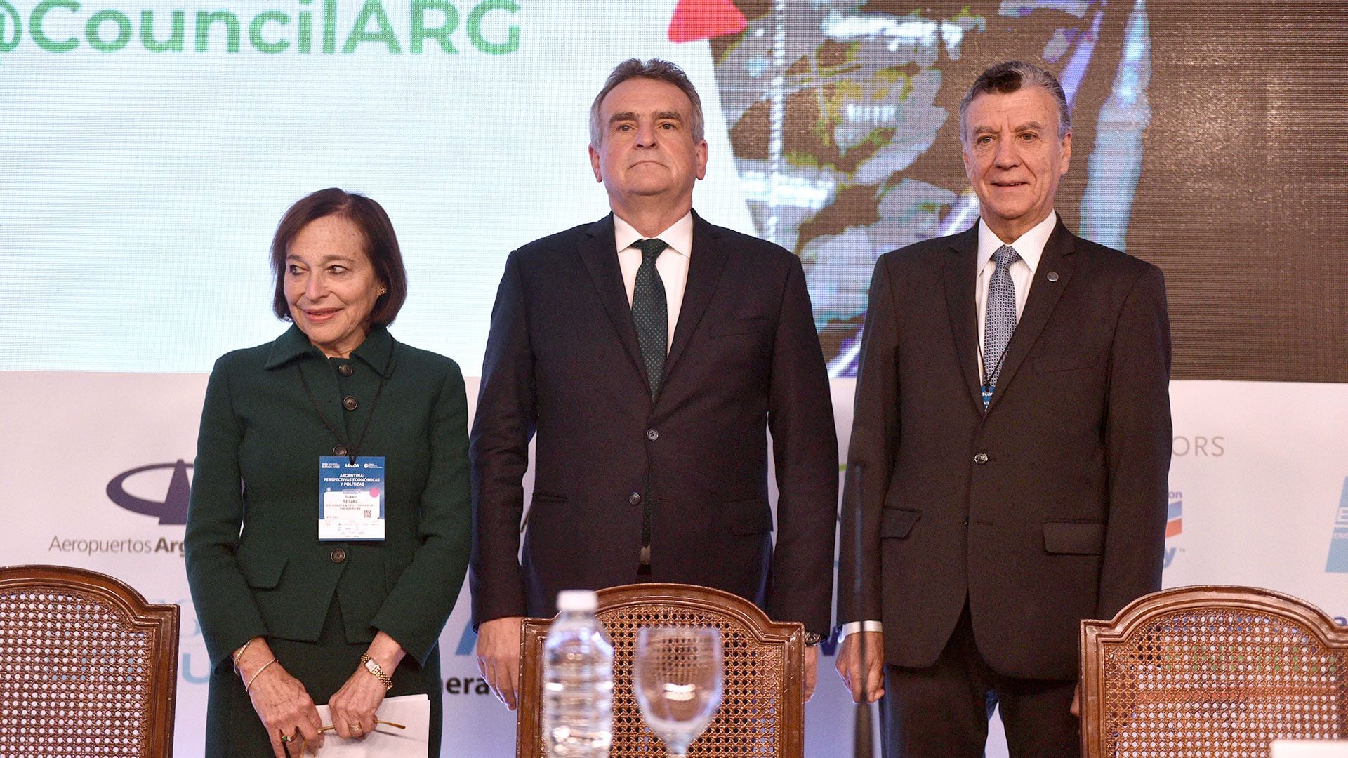 La presidenta y CEO de la Americas Society/Council of the Americas, Susan Segal; el jefe de Gabinete, Agustín Rossi; y el presidente de la CAC, Natalio Mario Grinman, en la apertura del encuentro (foto Adrián Escándar)