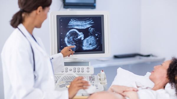 Con óvulos donados, la probabilidad de embarazo prácticamente no disminuye a pesar de la edad de la mujer (Getty Images)