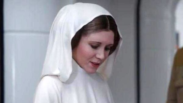 Carrie Fisher interpretó a la princesa Leia en la saga de Star Wars (películas IV a VIII)