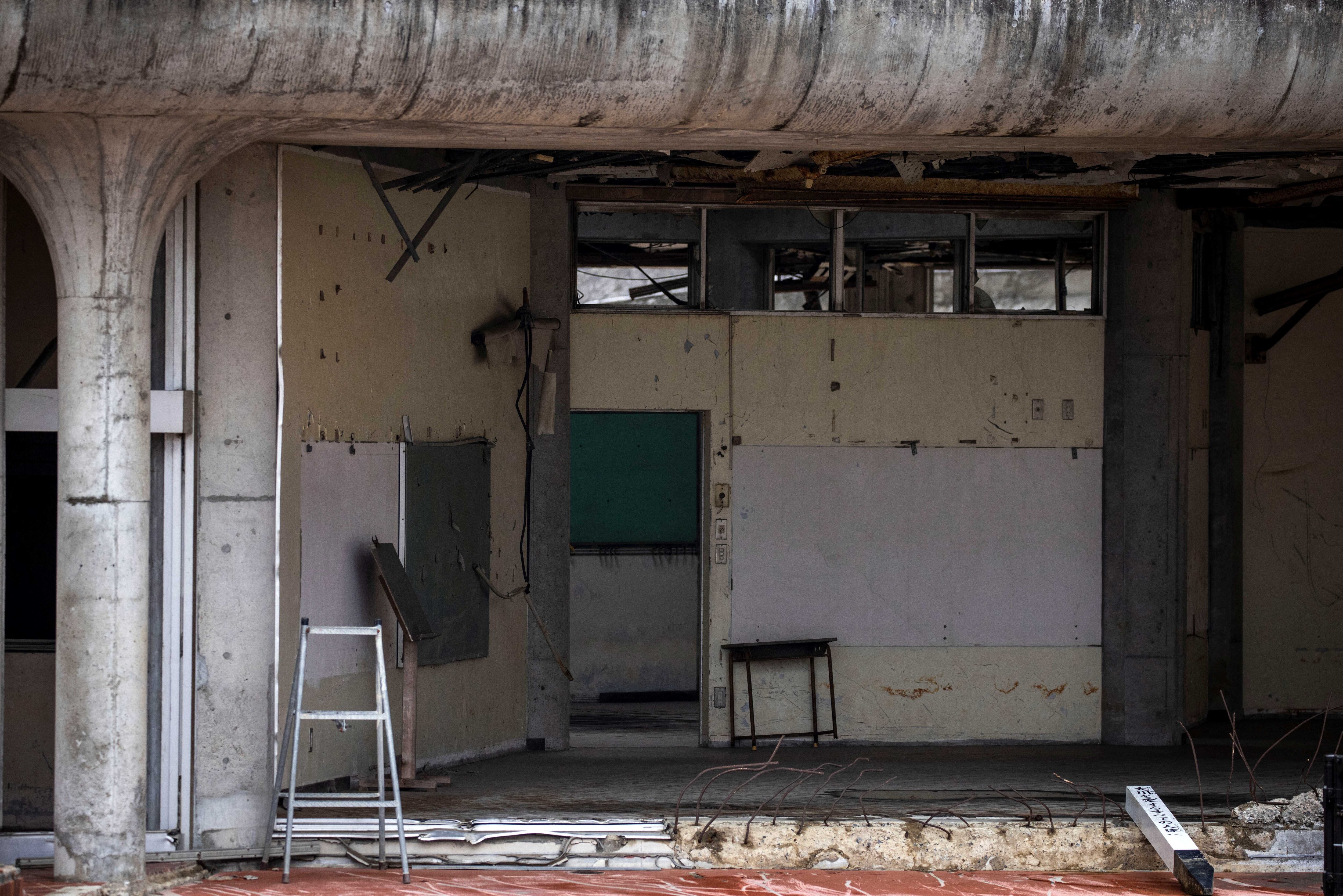 La escuela quedó devastada. Los daños nunca fueron reparados y nunca se volvió a utilizar (Behrouz MEHRI / AFP)