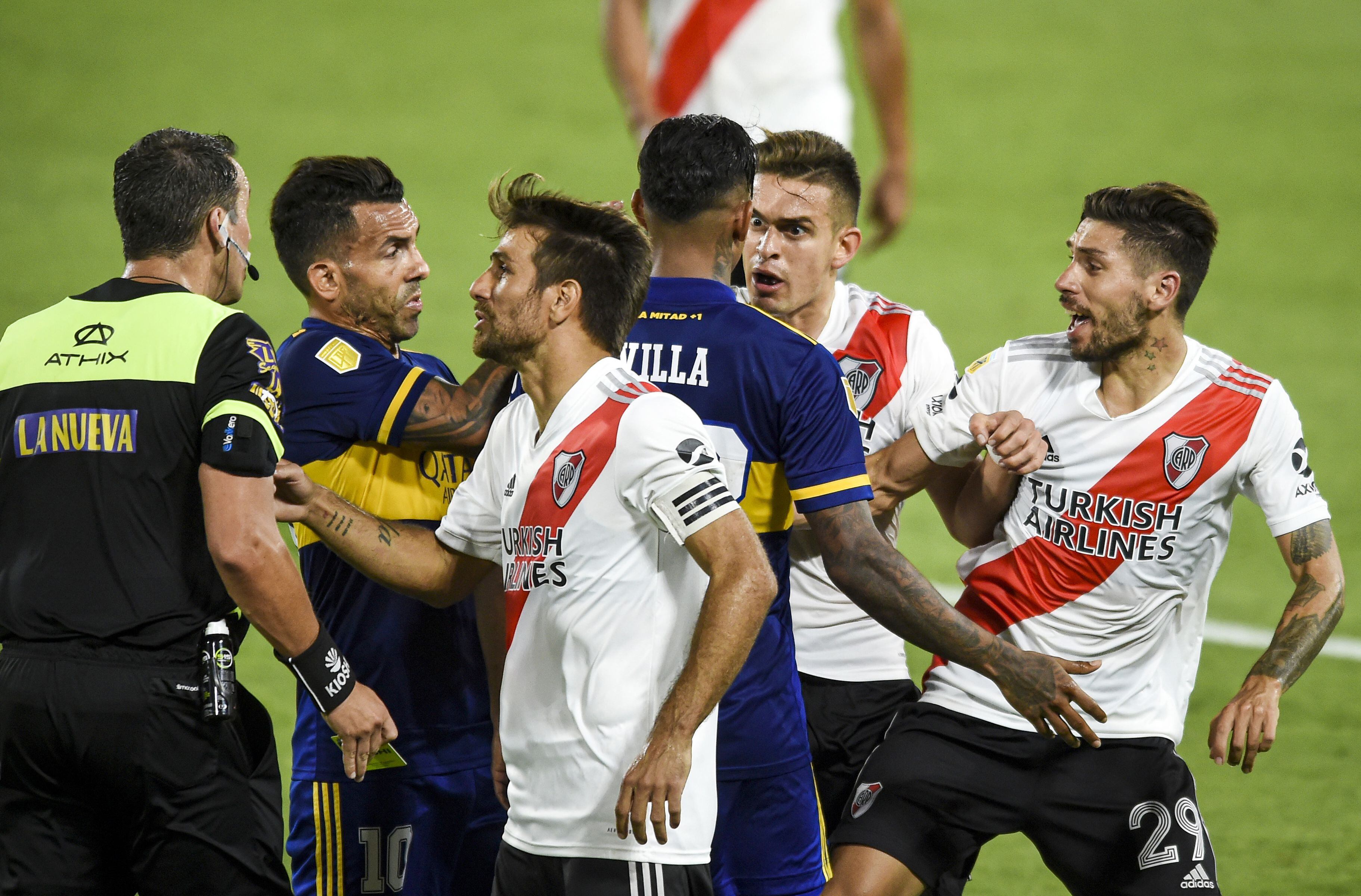 Boca Juniors y River Plate empataron 2-2 en la Bombonera (Reuters)
