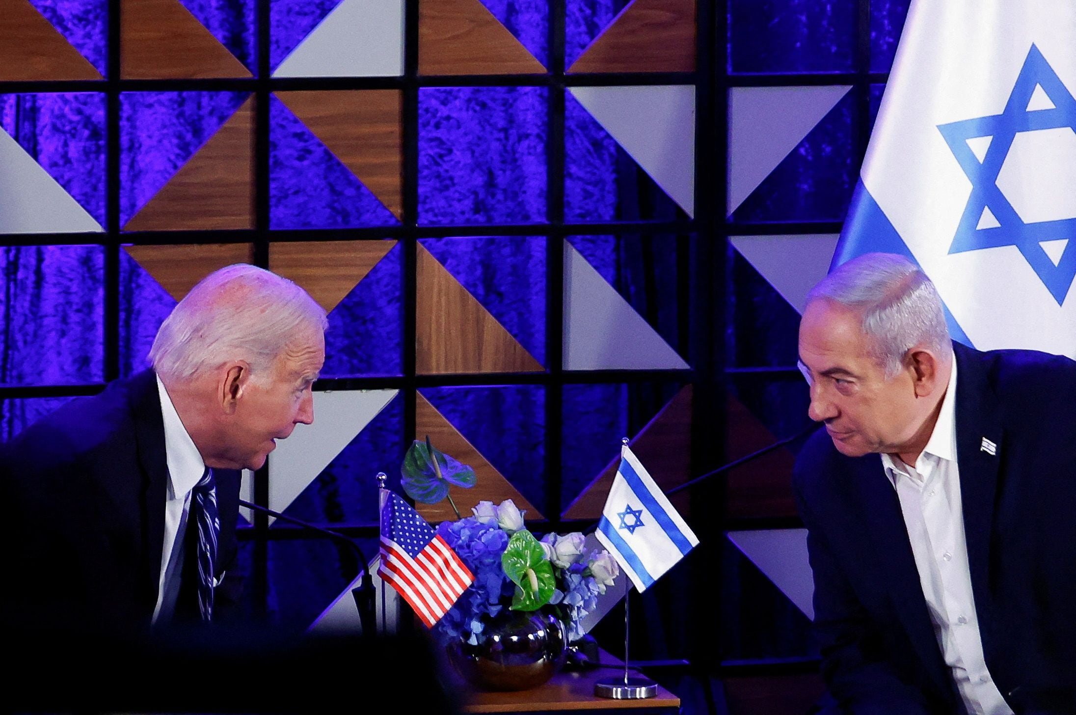 El presidente estadounidense, Joe Biden, junto al primer ministro israelí, Benjamin Netanyahu, en su visita a Israel de esta semana. (REUTERS/Evelyn Hockstein)      
