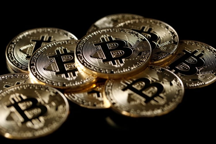 El bitcoin, una de las criptomonedas que comienza a cobrar cada vez mayor protagonismo (REUTERS/Benoit Tessier)