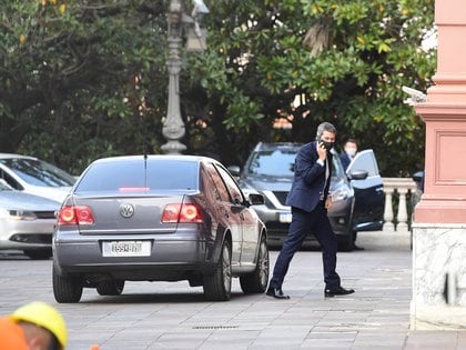 Lammens, ministro de Turismo y Deporte, en su llegada a la reunión (Foto: Maximiliano Luna)