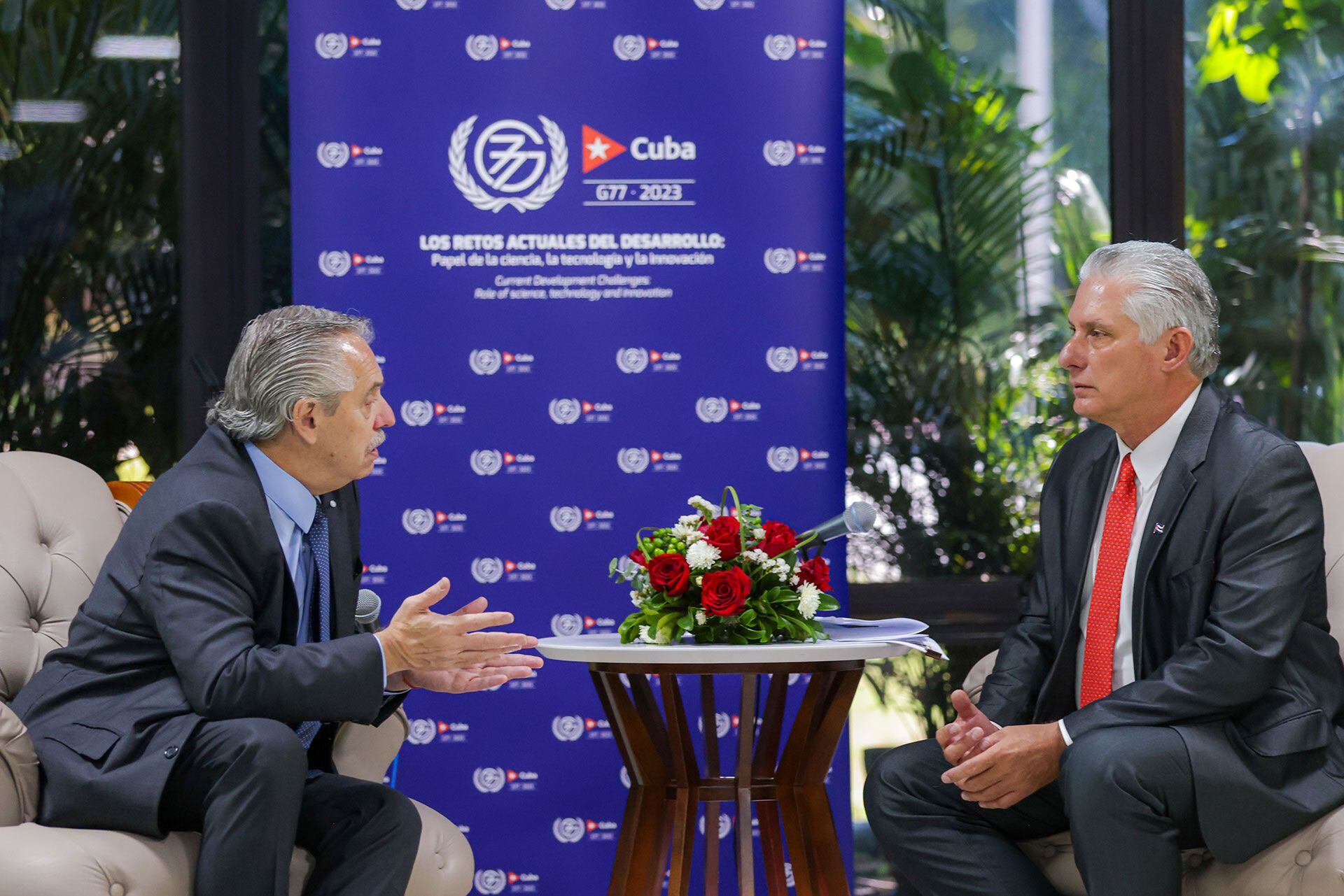 Alberto Fernández mantuvo una bilateral con el presidente cubano Miguel Díaz Canel durante el encuentro del G77 en La Habana. Allí planteó también la necesidad de una reestructuración de la arquitectura financiera mundial