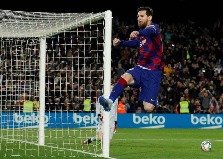 A los 32 años, la cotización del pase de Messi ha caído (REUTERS)