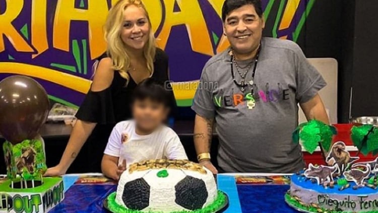 Verónica y Diego en México junto a Dieguito, en su cumpleaños número 6
