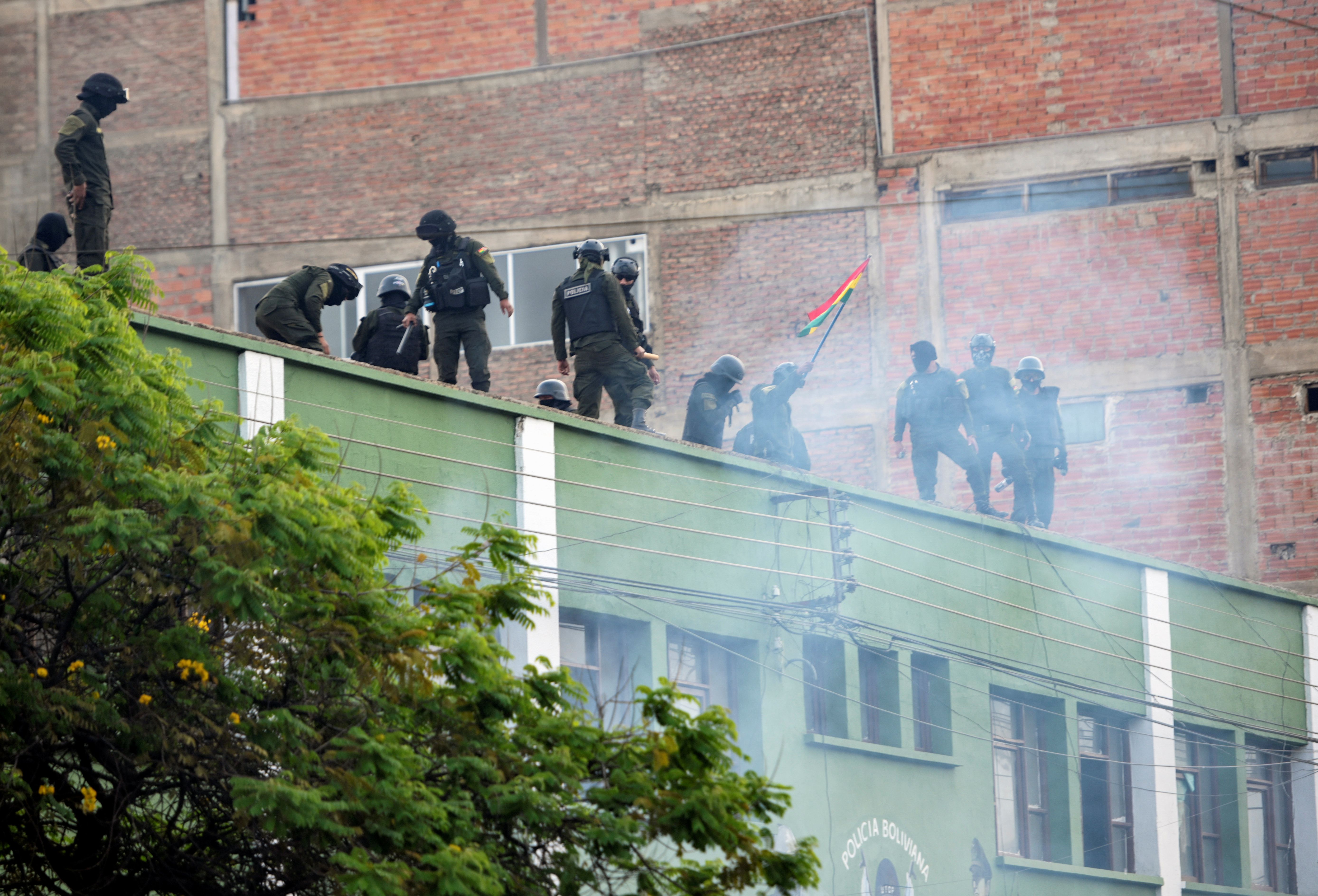 En Cochabamba, y en otras ciudades bolivianas, hubo motines por parte de la Policía. (REUTERS/Danilo Balderrama)