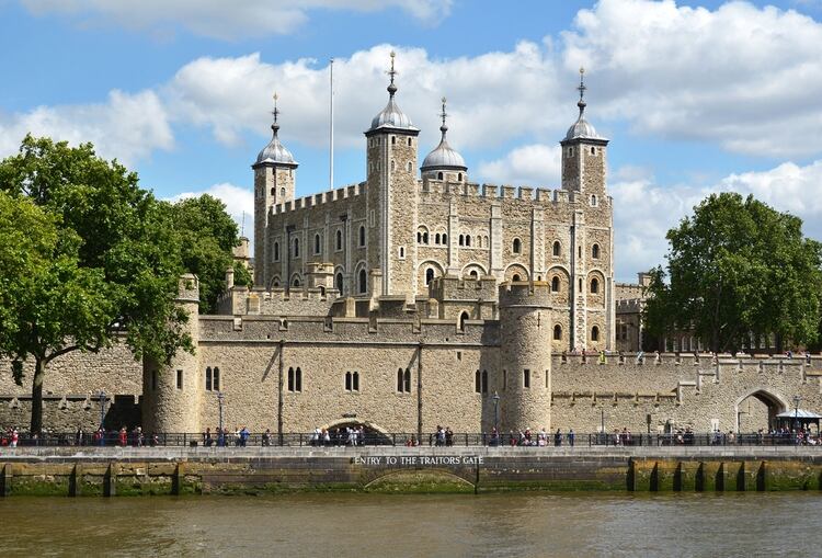 “Tower of London” ahí donde se forman filas y filas de turistas para conocer los secretos de la corona británica