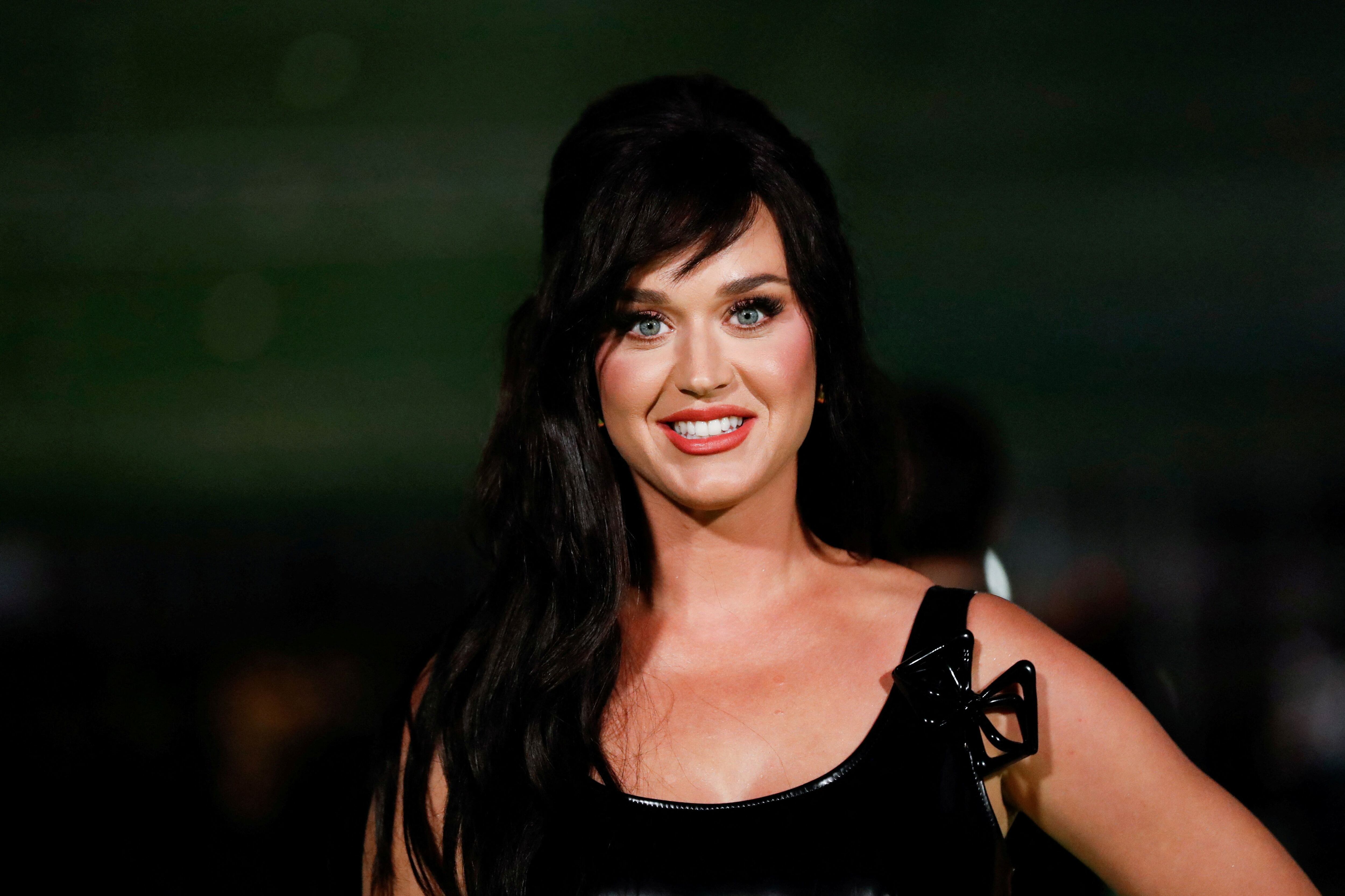 Katy Perry manejó el incidente con su característico sentido del humor ante las cámaras (Créditos: REUTERS/Mario Anzuoni)
