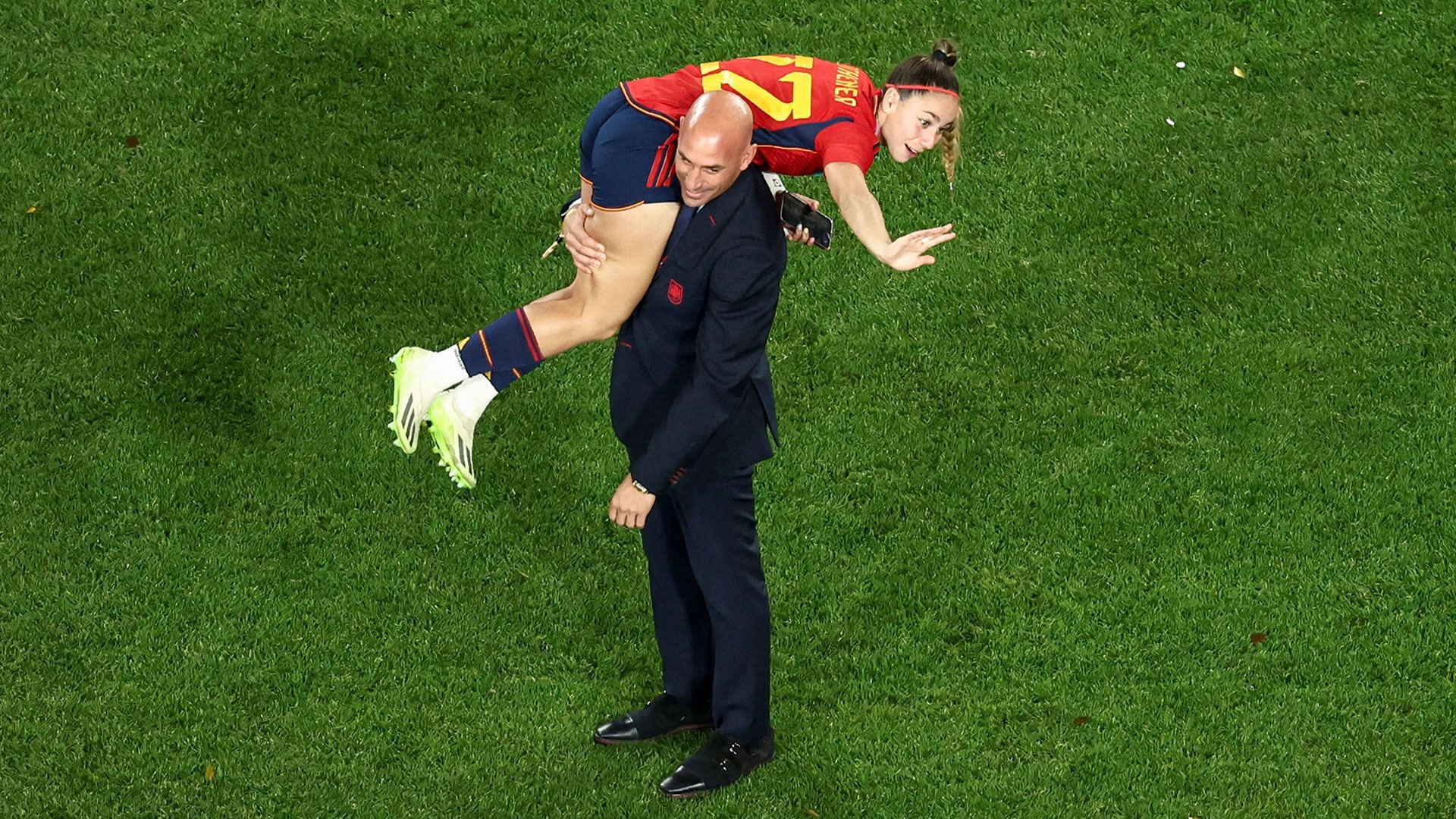 Las polémicas escenas de Rubiales en la final del Mundial (AFP)