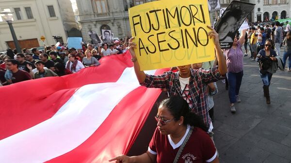 La marcha en Lima contra el indulto a Fujimori (Reuters)