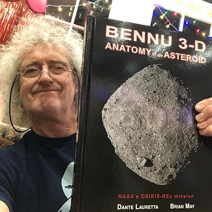 Brian May, además de ser un talentoso músico es doctor en Astrofísica y tuvo un rol clave en el estudio del asteroide Bennu, el cual la NASA visitó (May/Lauretta)