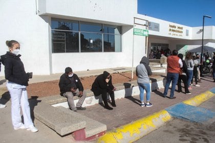 Because of this, the city government announced on Thursday a home care plan for patients who do not require hospitalization, which includes oxygen supply and monitoring by public and private specialists.  (PHOTO: NACHO RUÍZ / CUARTOSCURO)