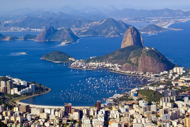 Playas, colinas exuberantes y parques frondosos hacen de Río de Janeiro una metrópolis increíblemente al aire libre (Shutterstock)