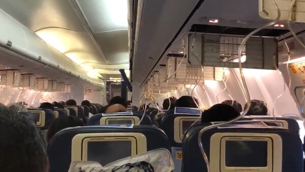 30 pasajeros comenzaron a sangrar por la nariz y los oÃ­dos en el vuelo 9W697 de Jet Airways