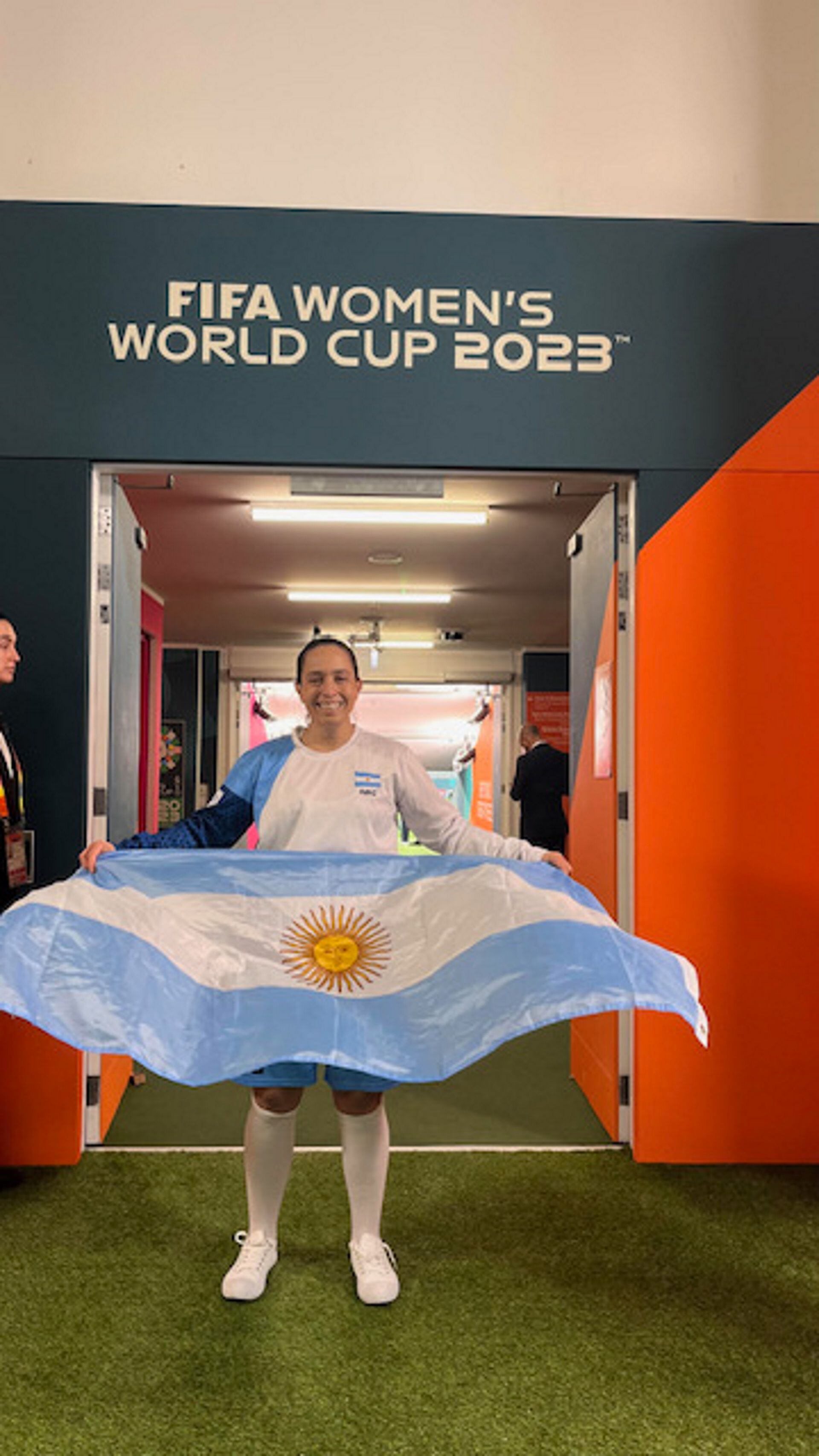 "Hace unas seis semanas encontramos un anuncio en Facebook que buscaban gente para la ceremonia de apertura, una amiga me lo mandó y me anoté"