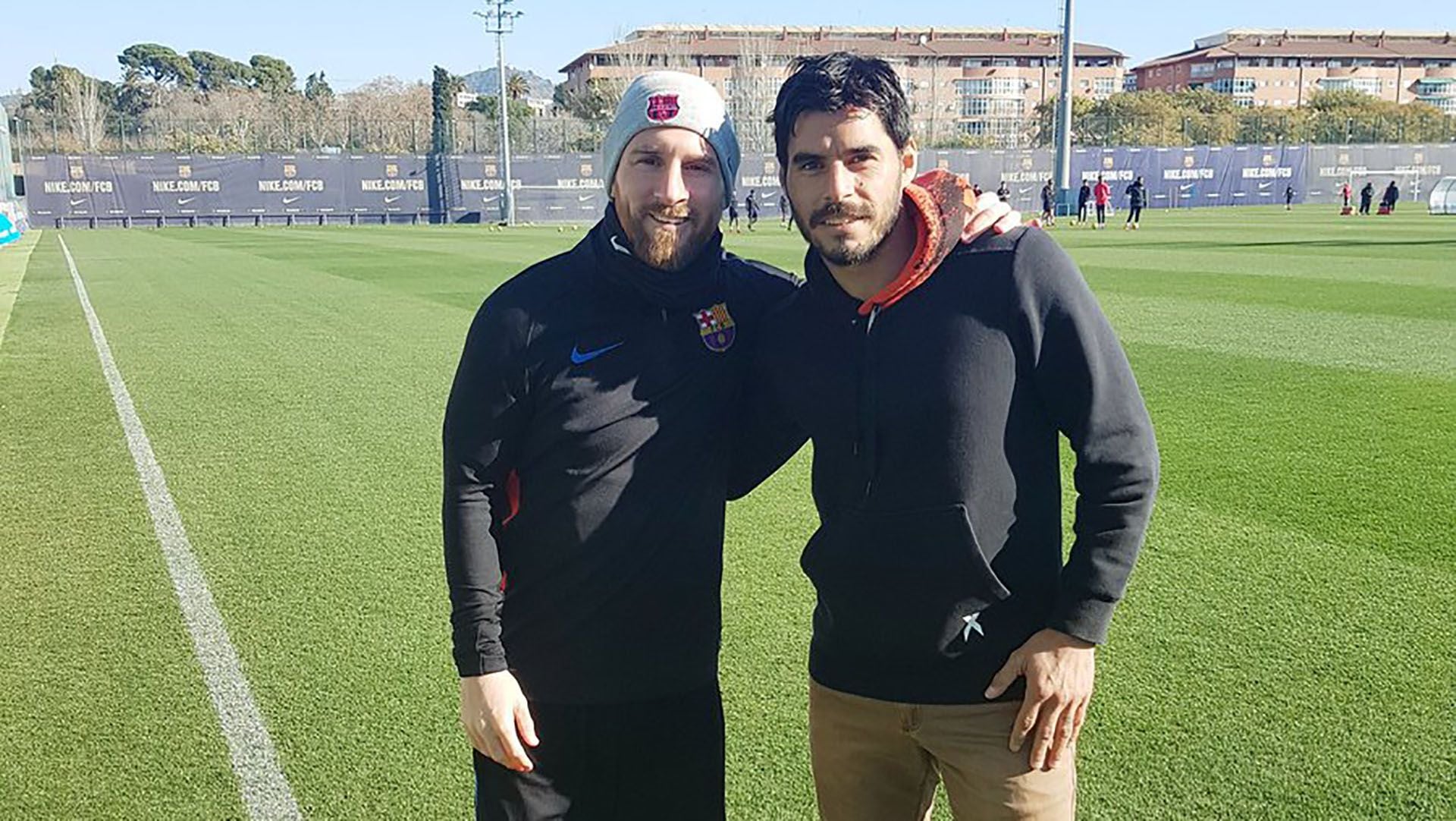 Paolo, junto a Messi, en una de sus visitas a Barcelona (@psuarez80)