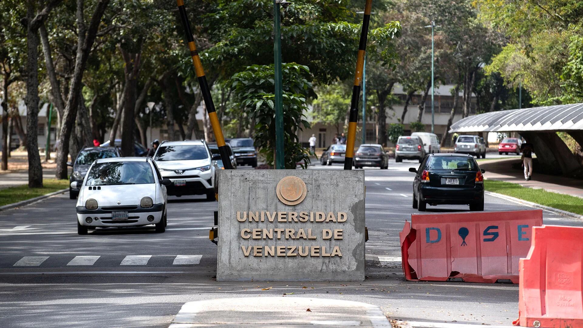 La entrada de la Universidad Central de Venezuela (UCV), el 17 de febrero de 2023, en Caracas (Venezuela). EFE/ Rayner Peña R.
