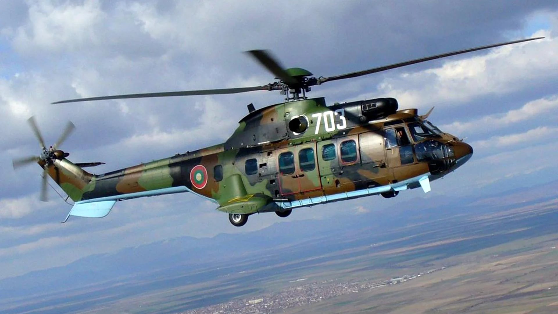 Helicóptero militar AS 532 Cougar