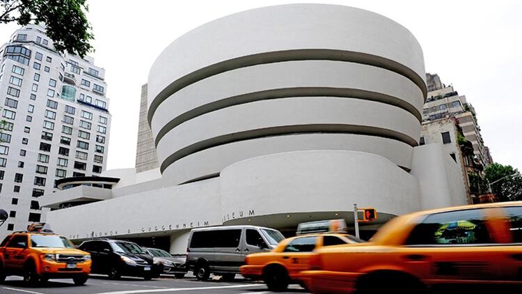 El Museo Guggenheim en Manhattan, Nueva York, es uno de los varios museos que ofrecen visitas virtuales (Foto: AFP)