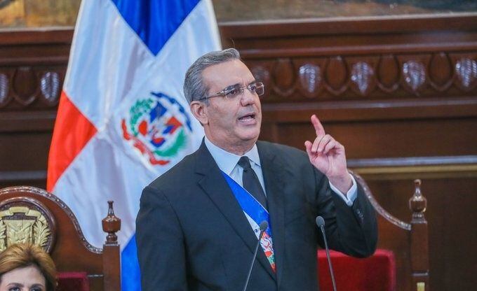 El presidente de República Dominicana, Luis Abinader, cerró las fronteras con Haití en protesta por esta obra (Europa Press)