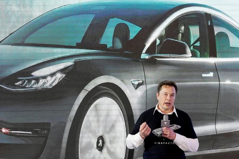 Tesla, empresa de Elon Musk, dijo que colaborará con las autoridades chinas 