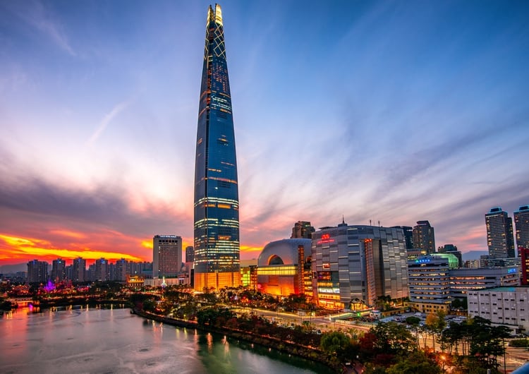 La Lotte World Tower es la más alta de Seúl y de Corea del Sur, con 554,6 metros y 123 pisos (Shutterstock)