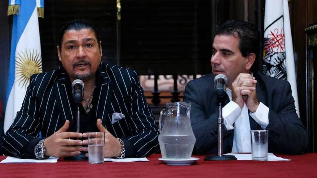 En 2013, el peluquero Cuggini presentó junto al entonces legislador porteño Cristian Ritondo el proyecto de ley