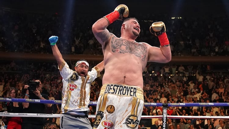 El Destroyer hizo historia en el boxeo mexicano al ser el primero en ganar el campeonato de los pesos completos. (Foto: AFP)
