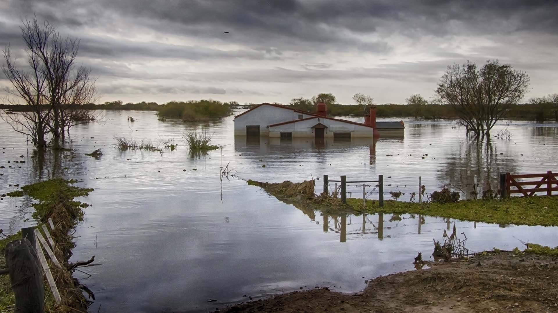 El cambio climático altera el patrón de lluvias y tormentas y aumenta la frecuencia de fenómenos extremos, como inundaciones (Getty Images)