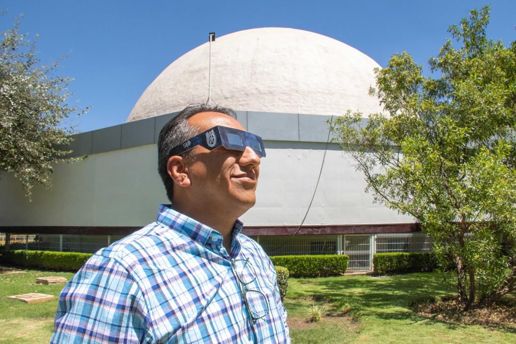 Es importante usar gafas de seguridad para disfrutar del evento astronómico
(Twitter/ @IPN_MX)      