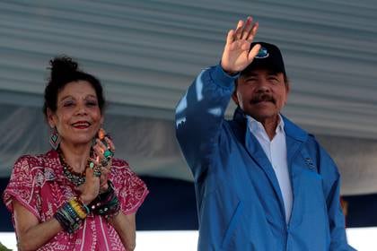 Daniel Ortega y Rosario Murillo, presidente y vicepresidenta de Nicaragua (REUTERS/Oswaldo Rivas)