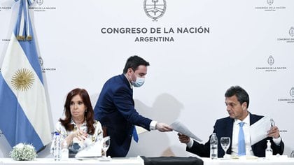 Cristina KIrchner y Sergio Massa, los encargados de la Asamblea Legislativa, esta vez en condiciones inéditas