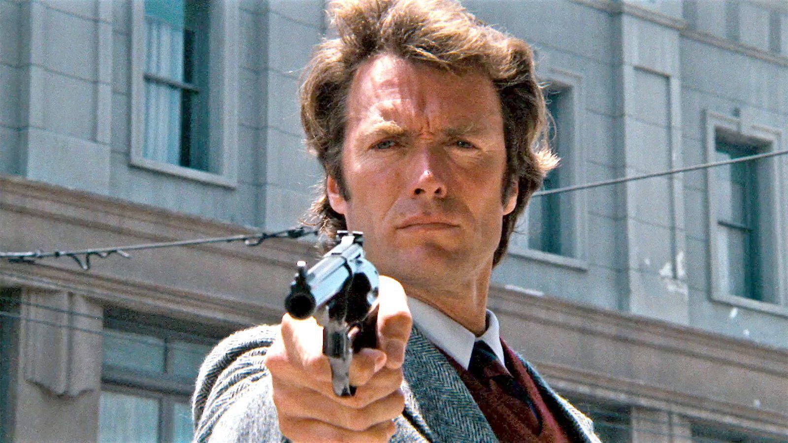 "Harry, el sucio", protagonizada por Clint Eastwood, fue la primera película que hizo conocer a Tarantino el término "sátira política". 