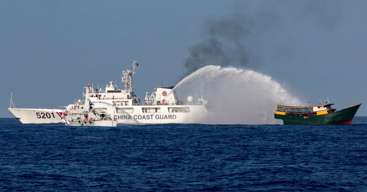 Die chinesische Küstenwache beschädigte das philippinische Schiff mit Wasserwerfern schwer