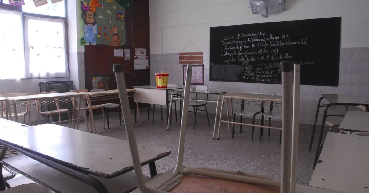 A último momento, el gobierno bonaerense decidió que mañana los colegios privados tampoco tendrán clases