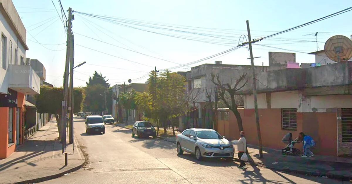 Brutal crime in Quilmes: in broad daylight, criminals shot a delivery man to steal the motorbike