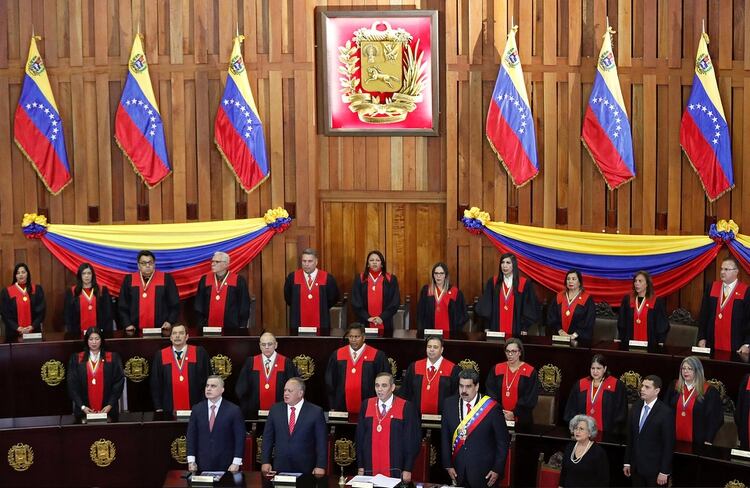 Nicolás Maduro, Diosdado Cabello y los miembros de la Corte Suprema chavista