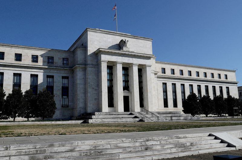 Jerome Powell y la Reserva federal, decidieron poner en pausa -hasta nuevo aviso- la suba de tasa, actualmente entre 5% y 5,25% anual (Reuters)