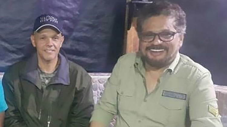 Los excomandantes de la extinta FARC, Hernán Darío Velásquez (El Paisa) y Luciano Marín Arango (Iván Márquez).
