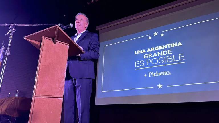 Miguel Ángel Pichetto anunció que competirá en las PASO de Juntos por el Cambio