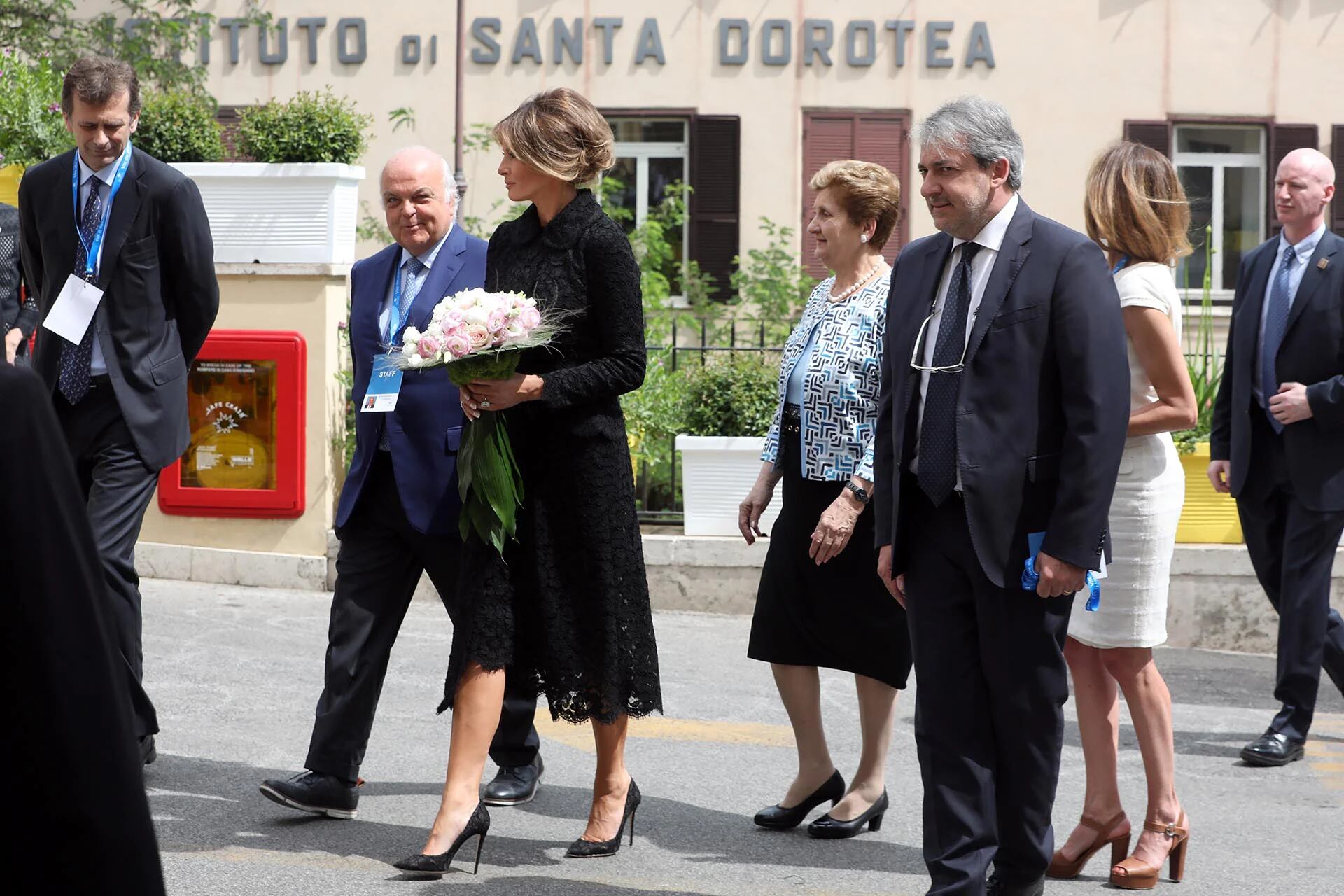 Melania Trump arriba al Hospital Pediátrico Bambino Gesu (Niño Jesús), ubicado en el Vaticano, en el marco de la visita que realizó a Italia junto a su marido