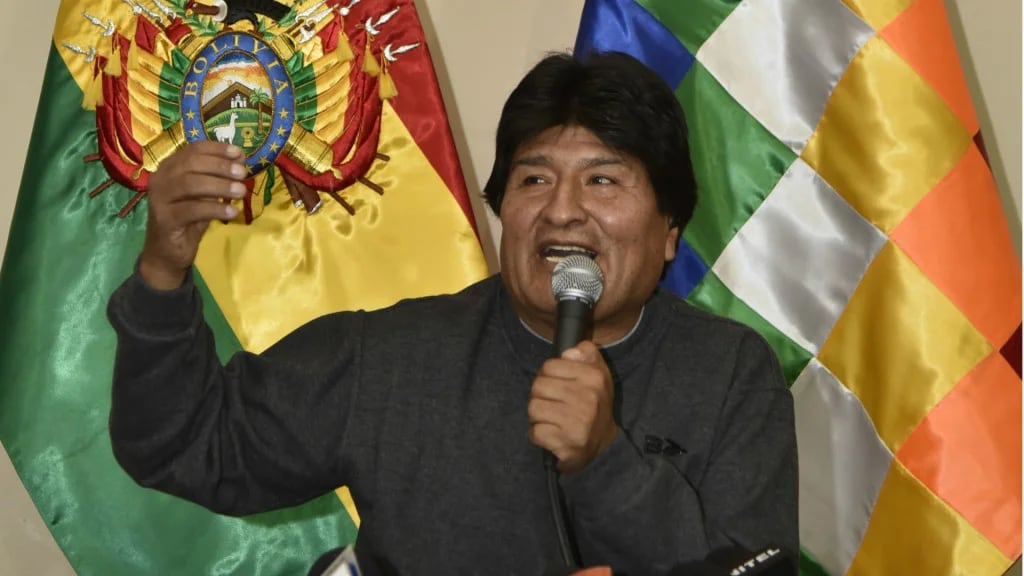 El presidente de Bolivia disparó la polémica en Twitter en medio de un supuesto caso de abusos contra camioneros bolivianos en Chile (AFP)
