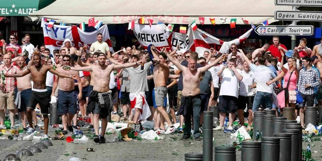 La drástica medida del gobierno británico para impedir que más de 1600 hooligans viajen a la Eurocopa de Alemania