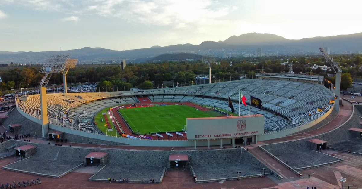 What is the Liga MX stadium that has received the most fans until the eighth day of the Clausura 2023