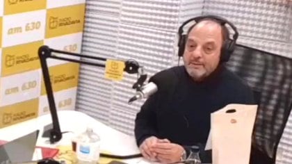 La idea de Etchecopar es salir telefónicamente para su programa de radio