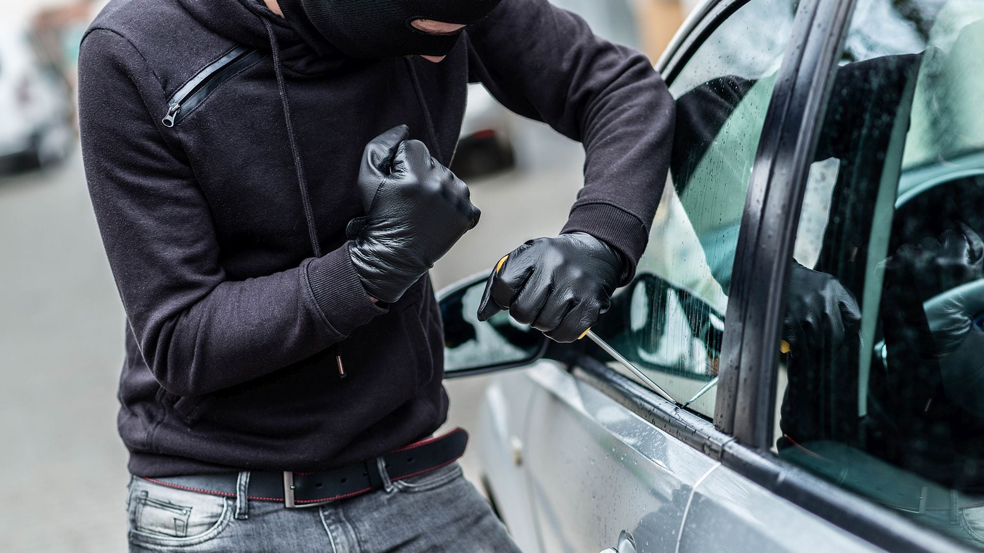 Según el FBI, Se registró un marcado incremento en los delitos contra la propiedad en 2022, destacándose los robos de automóviles. (IStock)