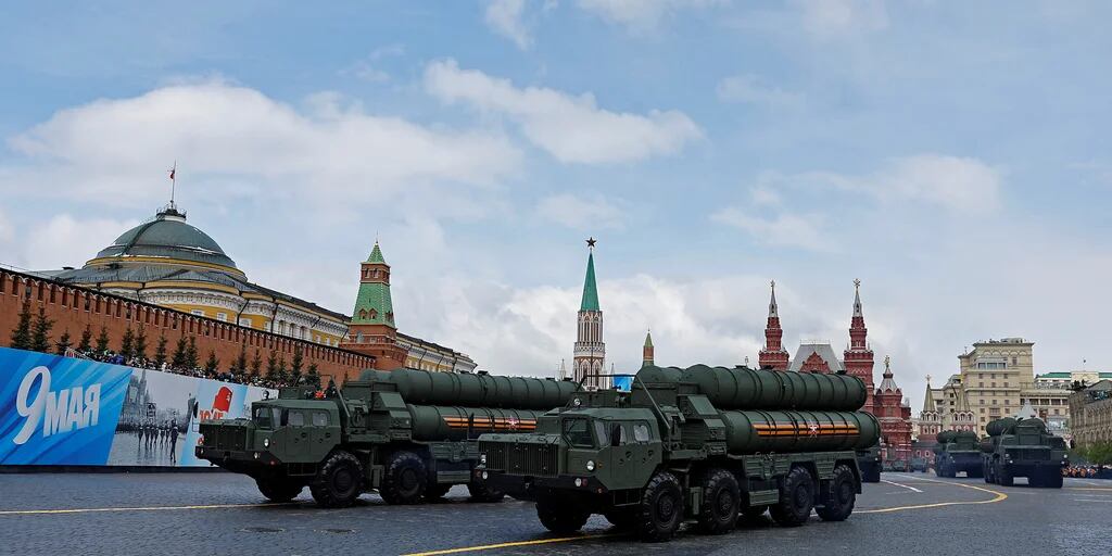 Putin exhibió sus misiles en el desfile del Día de la Victoria y dijo que las fuerzas nucleares rusas están “siempre en alerta”