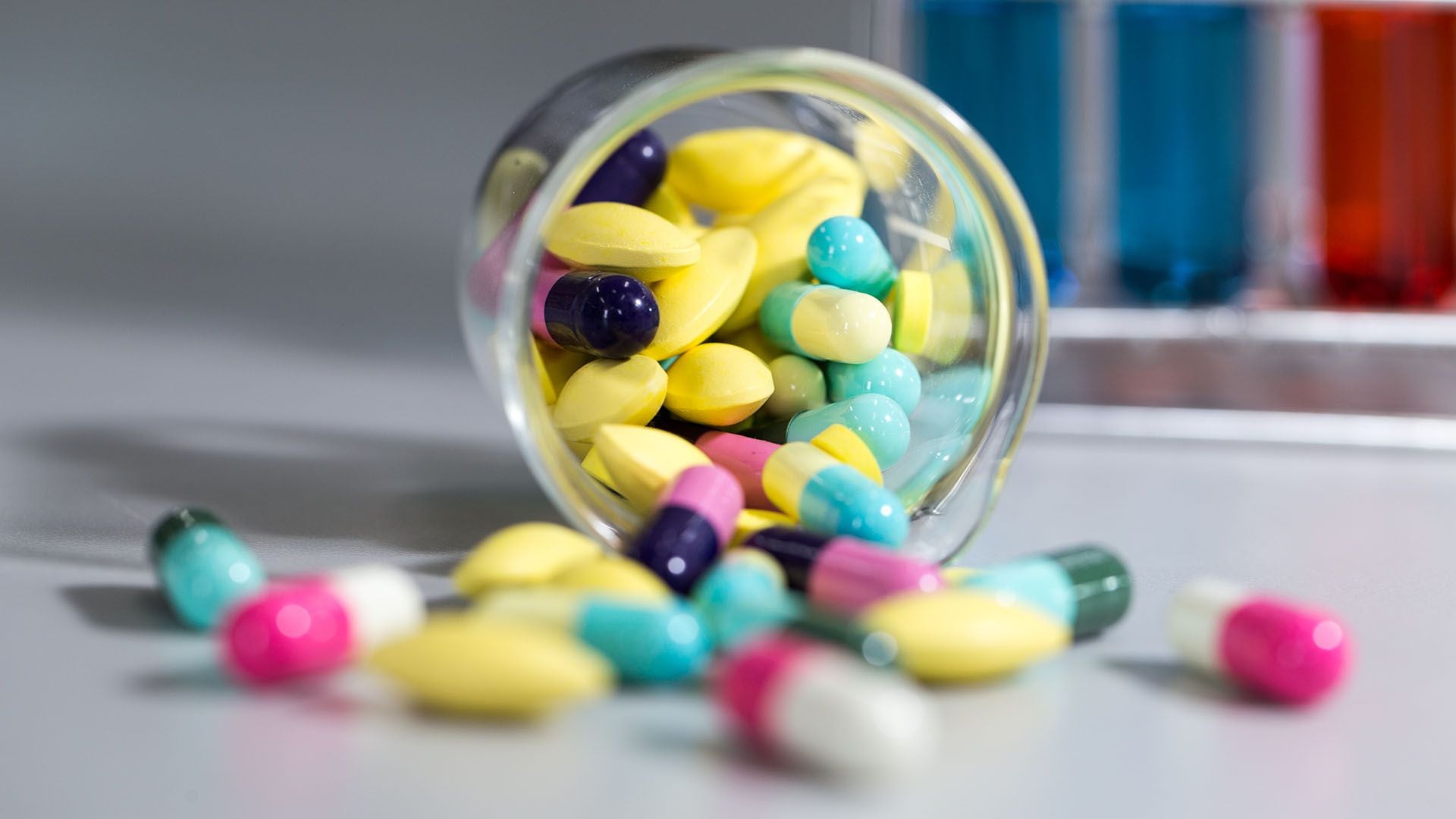 Hay que considerar que los suplementos con magnesio pueden interactuar con medicamentos como los antibióticos (Getty)